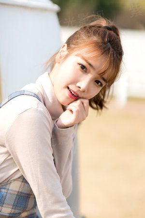 灰色女士