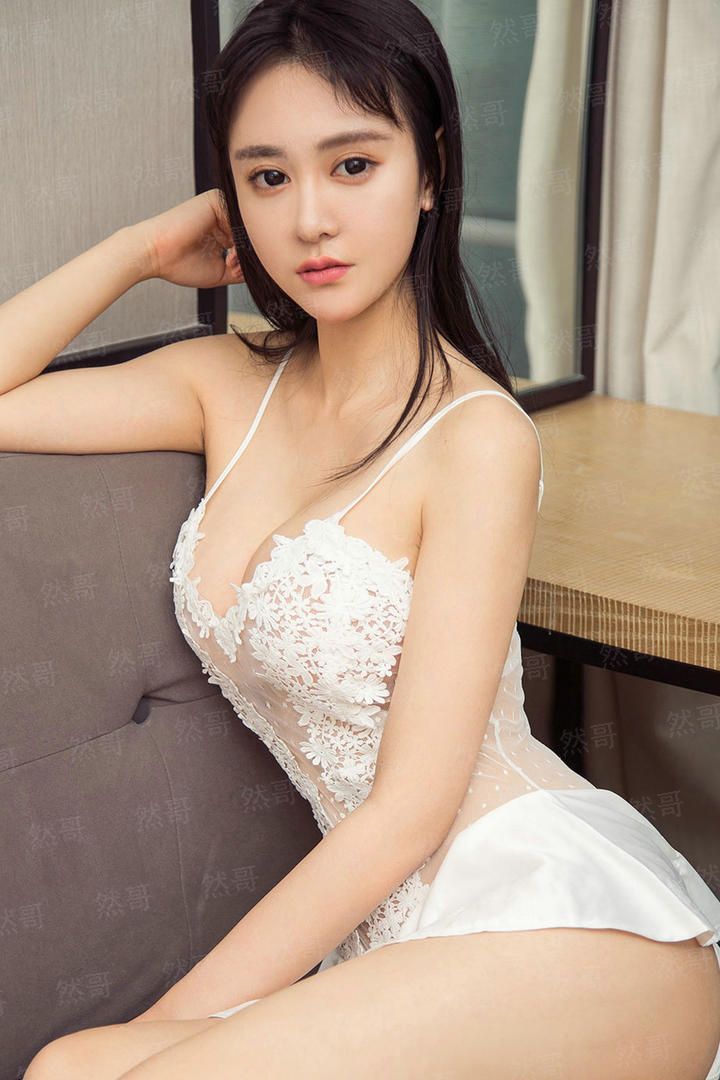 玉满荷城里